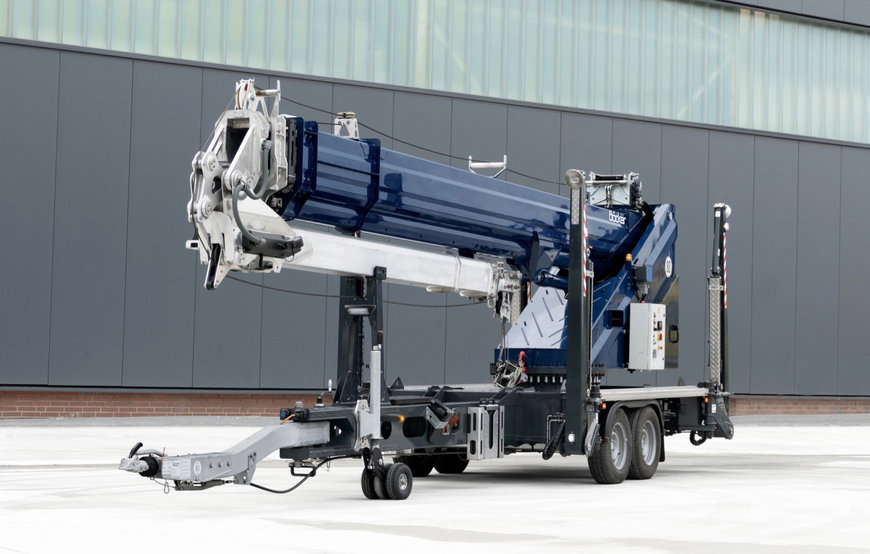 AHK 36E – ERSTER AKKU-ANHÄNGERKRAN MIT 230 V-LADETECHNIK